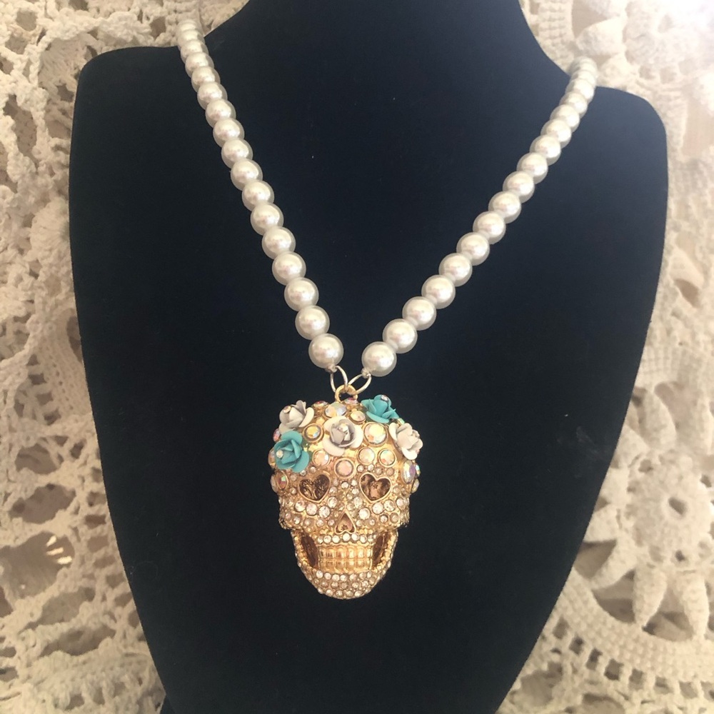 Gold Crystal Skull Pendant Pearl Necklace with Turquoise Accents